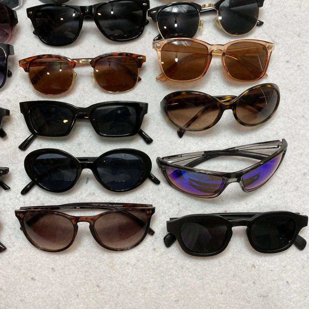 Lot Of 20 Mixed Sunglasses Unisex OS Vince Camuto Shady Rays Panama Jack